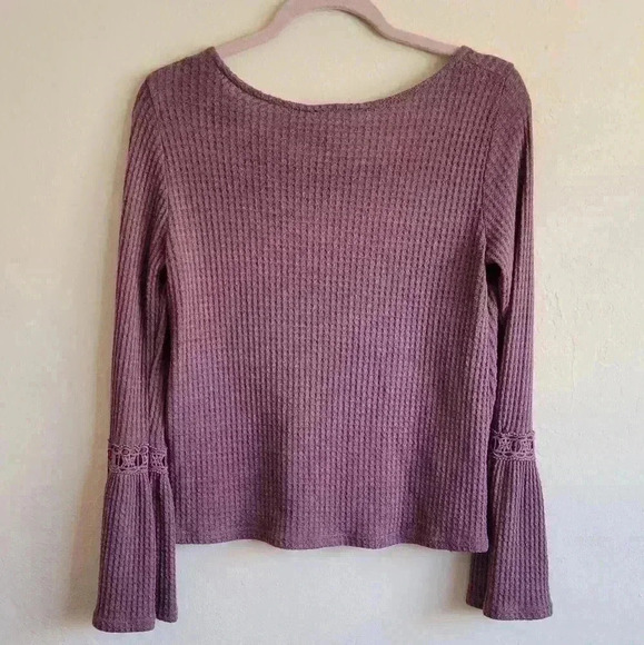 Sadie & sage mauve color waffle knit pullover with bell sleeves - Picture 4 of 9
